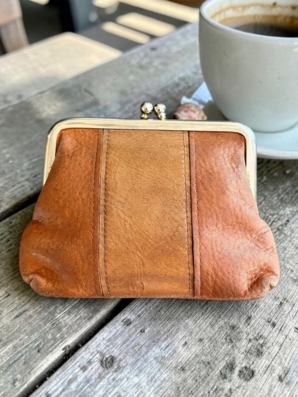 Vintage Buxton Tan Leather Kiss-Lock Coin Purse